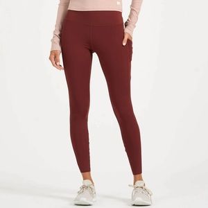 NWT Vuori Stride Legging in Brick